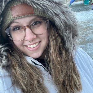 Meet your Posher, Lauren